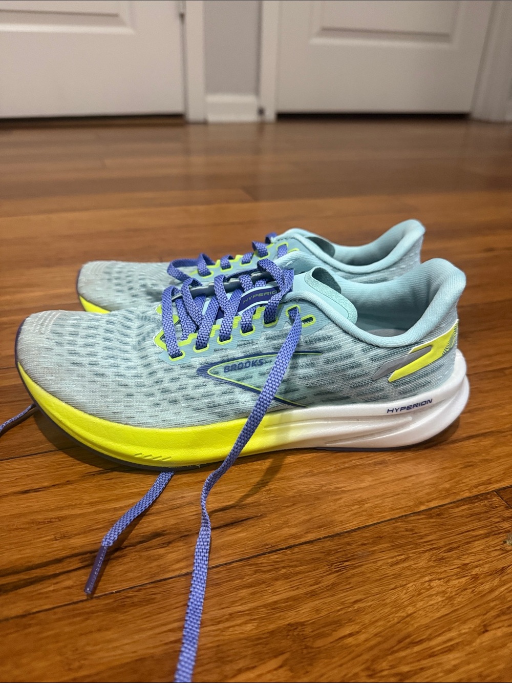 Women's Brooks Hyperion running shoes size 7